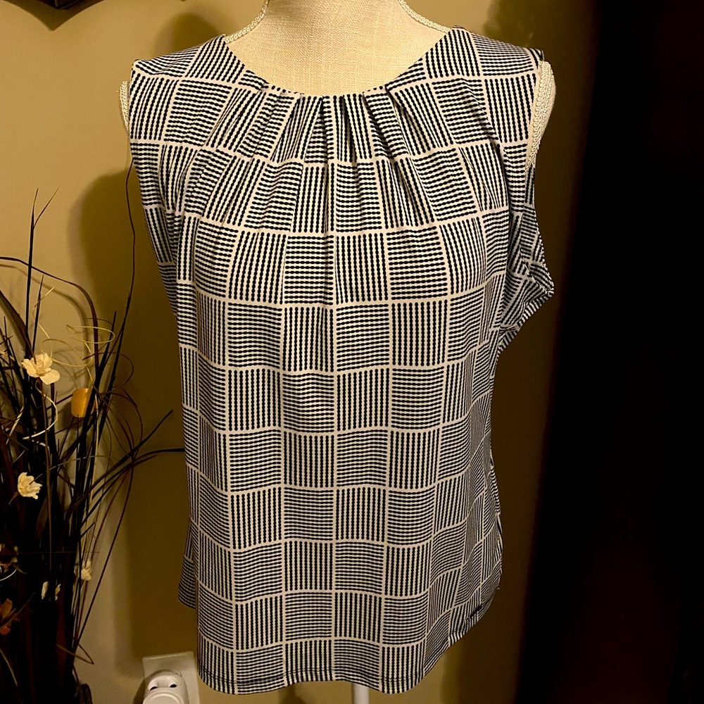 Excellent, like new condition. Smoke-free home. No stains or tears.